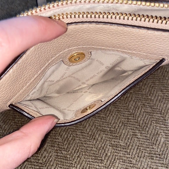 Michael Kors Julia Messenger Bag - Picture 7 of 16
